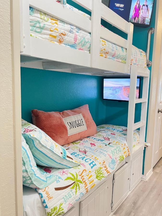 Sun Splashed Condo! Steps To Beach And 2 Pools Galveston Island Exterior photo
