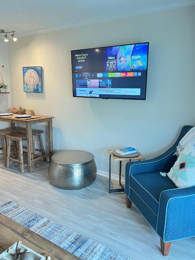 Sun Splashed Condo! Steps To Beach And 2 Pools Galveston Island Exterior photo