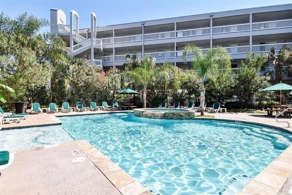 Sun Splashed Condo! Steps To Beach And 2 Pools Galveston Island Exterior photo
